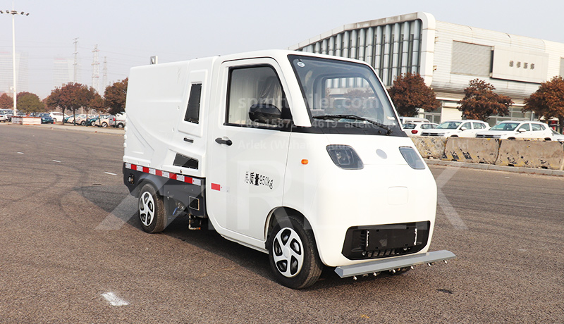 New energy road maintenance vehicle C1000