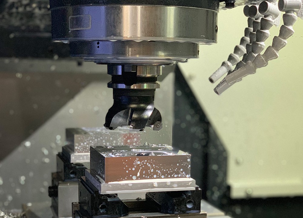 The Difference Between CNC Milling and Turning