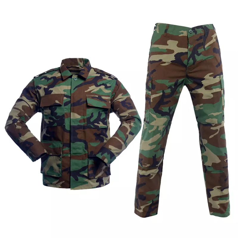 Woodland Ripstop Uniform im Militärstil 