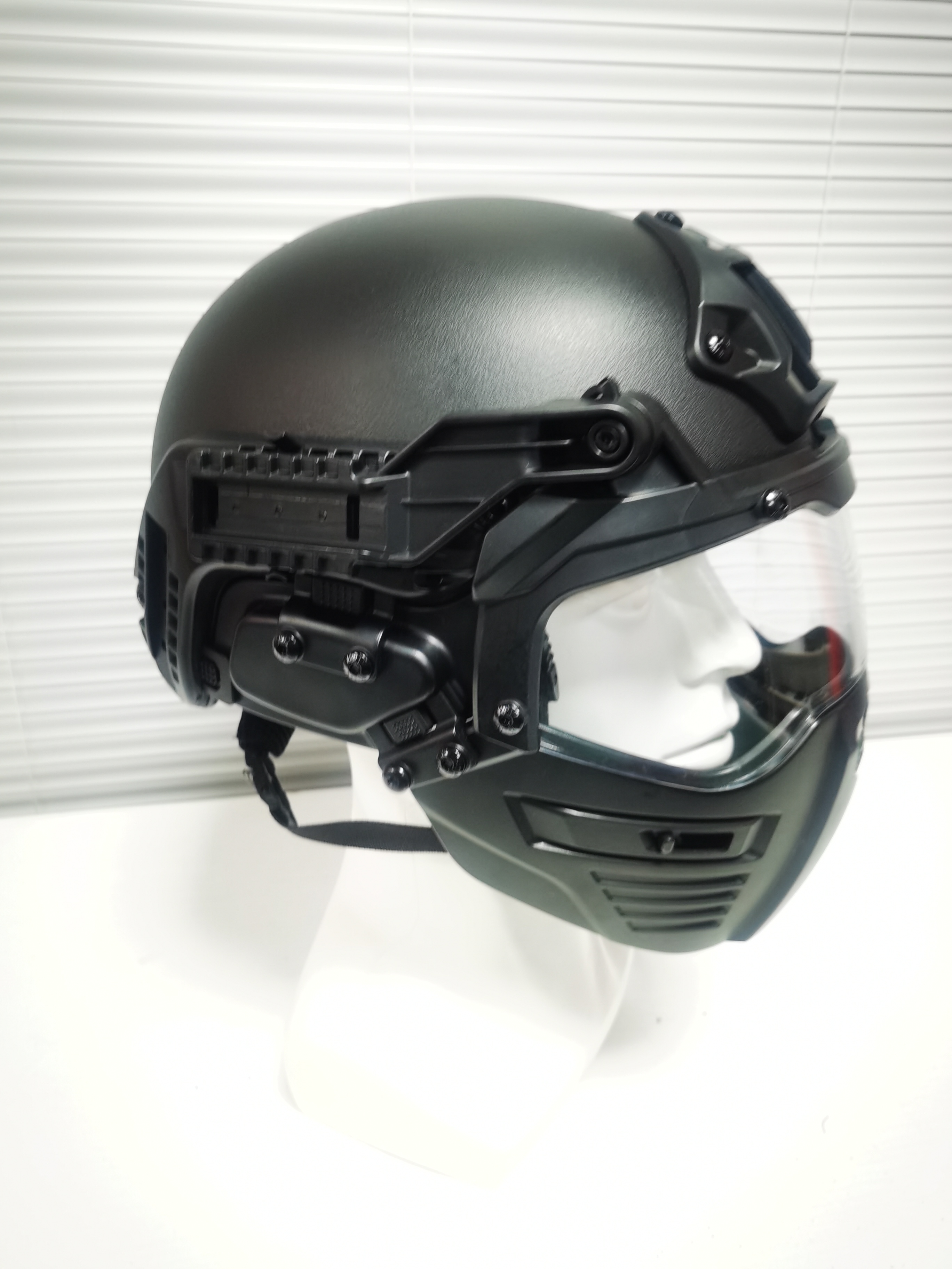 Masque tactique avec casque tactique