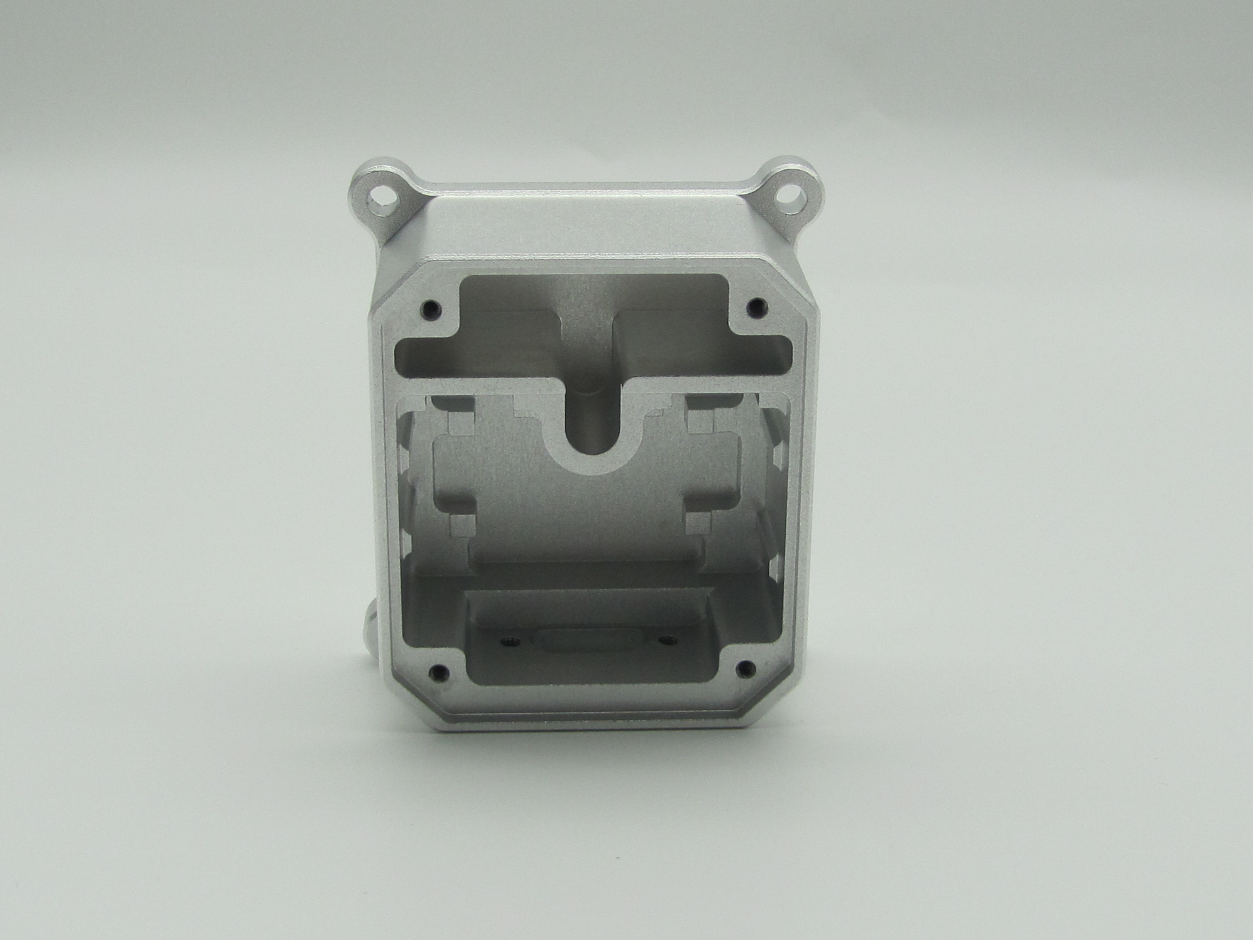 What are the characteristics of cnc machining parts?