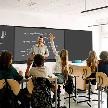 Smart Whiteboard Company Leads the Digital Learning Era