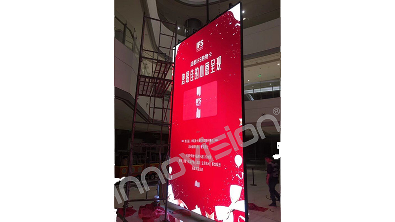 Double-sided LED Screen Indoor P3.91 in Shopping Mall 