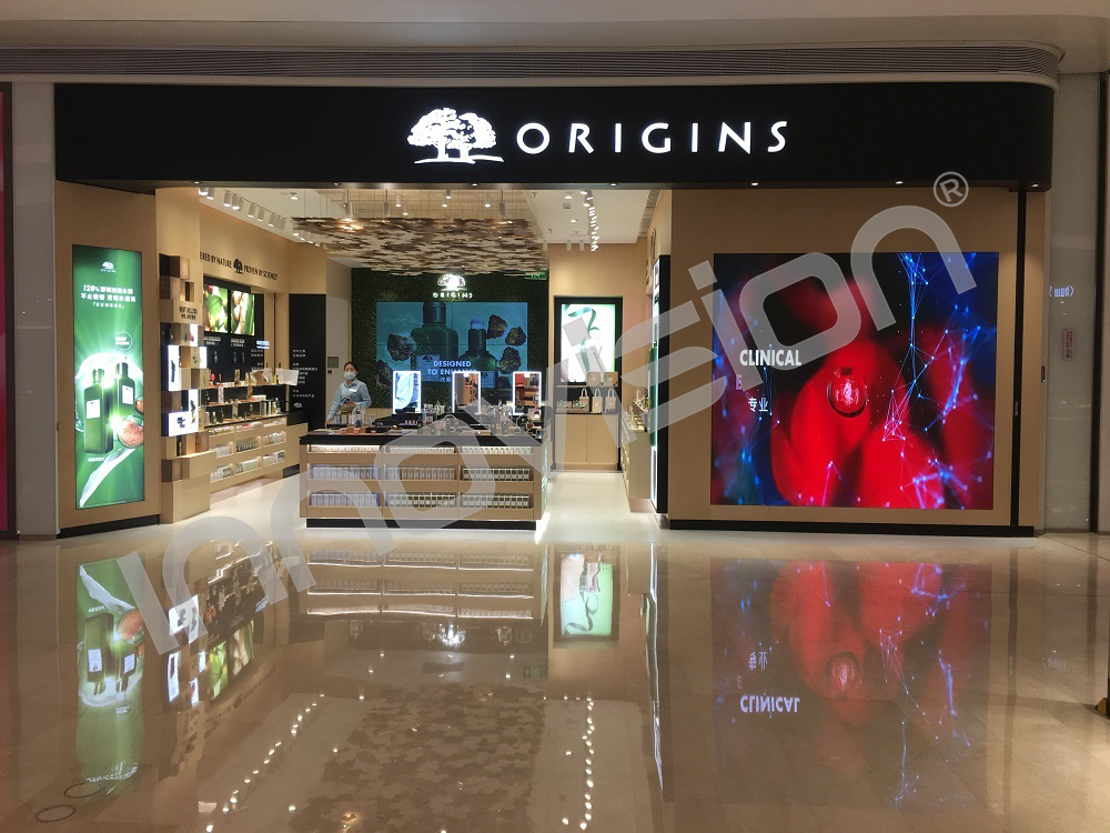 P1.875 LED fine pitch display indoor high resolution screen installed in the cosmetics Chain shops 