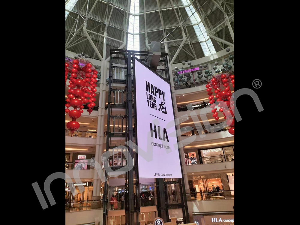 P1.53 LED indoor high resolution Double-sided led screen installed in the mall