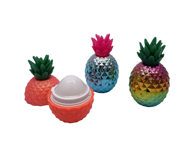 Fruity and moisturizing lip balm pineapple shape