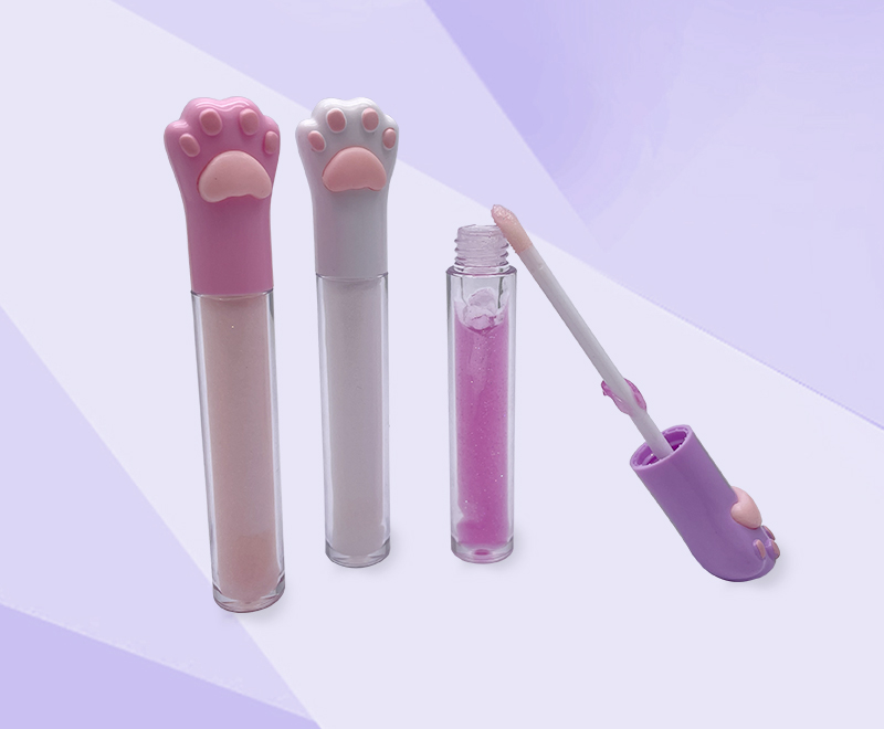 Faceted crystal heart shaped lustrous lip gloss