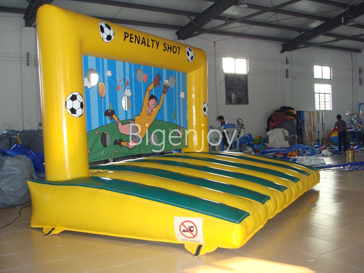 Shoot Out Soccer Goals Target Customized Inflatable Football Goal For Sale